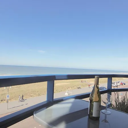 Apartment Atlantis Met Zeezicht