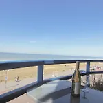 Apartment Atlantis Met Zeezicht